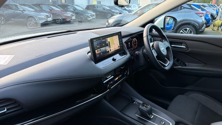 Nissan Qashqai 1.3 DiG-T MH 158 N-Connecta 5dr Xtronic Petrol Hatchback